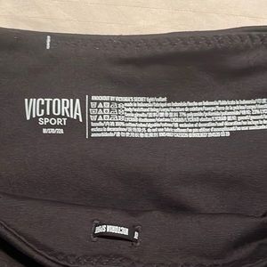 Victoria’s Secret Knockout calf length leggings!